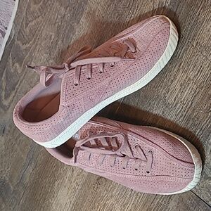 TRETORN Blush Mauve  Suede Like Lace Fashion Sneaker Size 8.5
